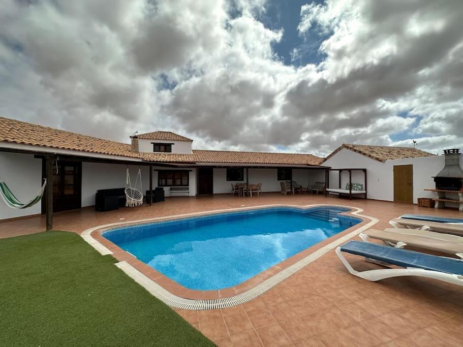 Villa With Pool In The Centre Of Fuerteventura Antigua  Esterno foto